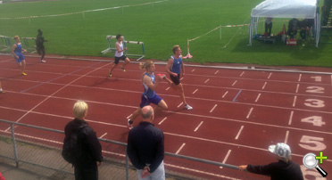 Erik Nilsson IFK Lund vinner sitt försökheat i Skånska mästerskapen i Ängelhom 2013 före David Wenander IFK Lund